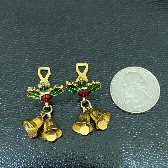 Vintage Holly Christmas Bells Gold-tone Holiday Clip On Earrings - Picture 8 of 12
